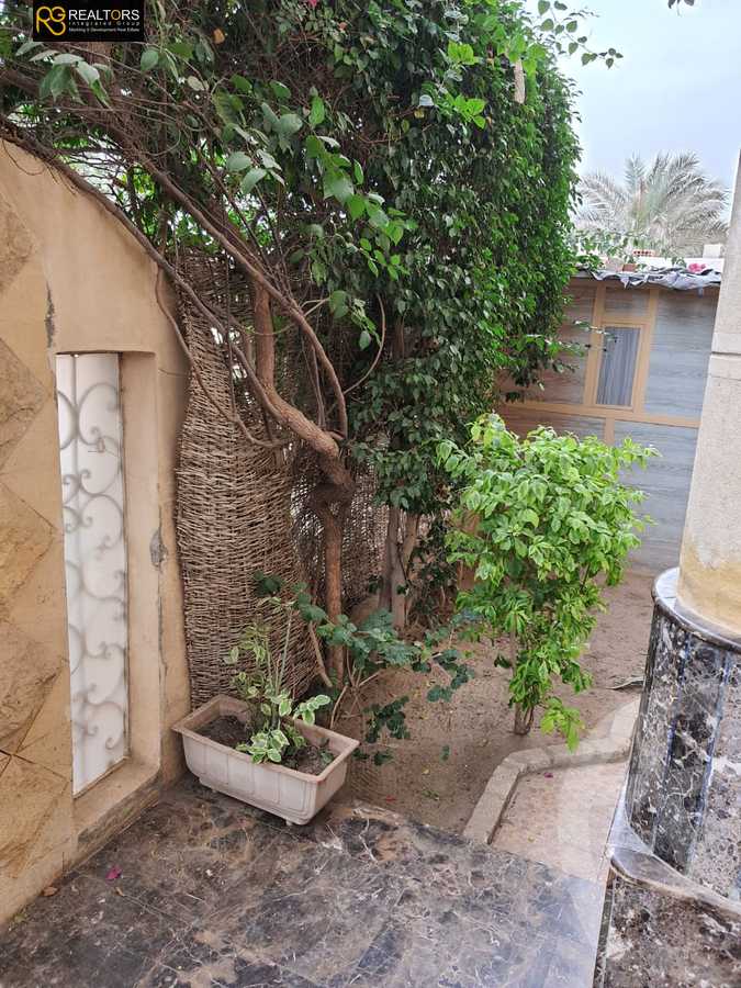 https://aqarmap.com.eg/ar/listing/4211780-for-sale-cairo-el-sheikh-zayed-city-compounds-in-sheikh-zayed-el-yasmeen-compound