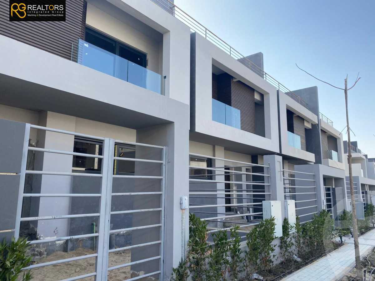 https://aqarmap.com.eg/en/listing/4211809-for-sale-cairo-el-sheikh-zayed-city-compounds-in-sheikh-zayed-el-patio-zahraa