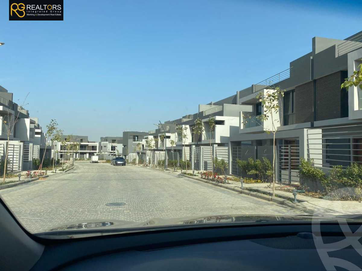 https://aqarmap.com.eg/en/listing/4211809-for-sale-cairo-el-sheikh-zayed-city-compounds-in-sheikh-zayed-el-patio-zahraa