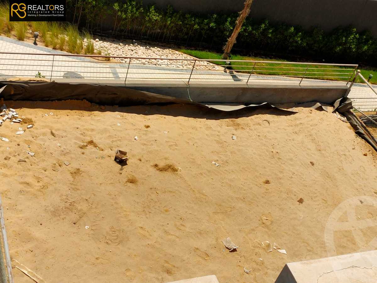 https://aqarmap.com.eg/en/listing/4211809-for-sale-cairo-el-sheikh-zayed-city-compounds-in-sheikh-zayed-el-patio-zahraa