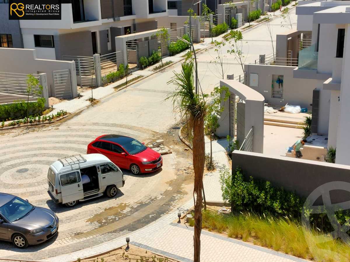 https://aqarmap.com.eg/en/listing/4211809-for-sale-cairo-el-sheikh-zayed-city-compounds-in-sheikh-zayed-el-patio-zahraa