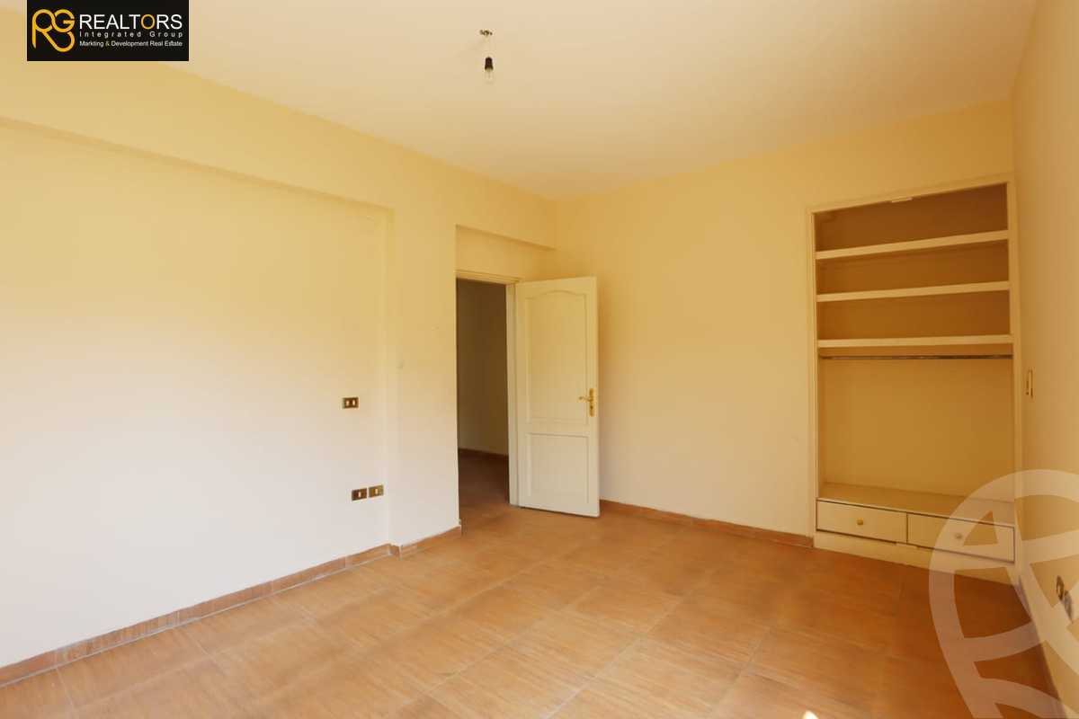 https://aqarmap.com.eg/ar/listing/4211914-for-sale-cairo-el-sheikh-zayed-city-compounds-in-sheikh-zayed-hadayek-el-mohandiseen