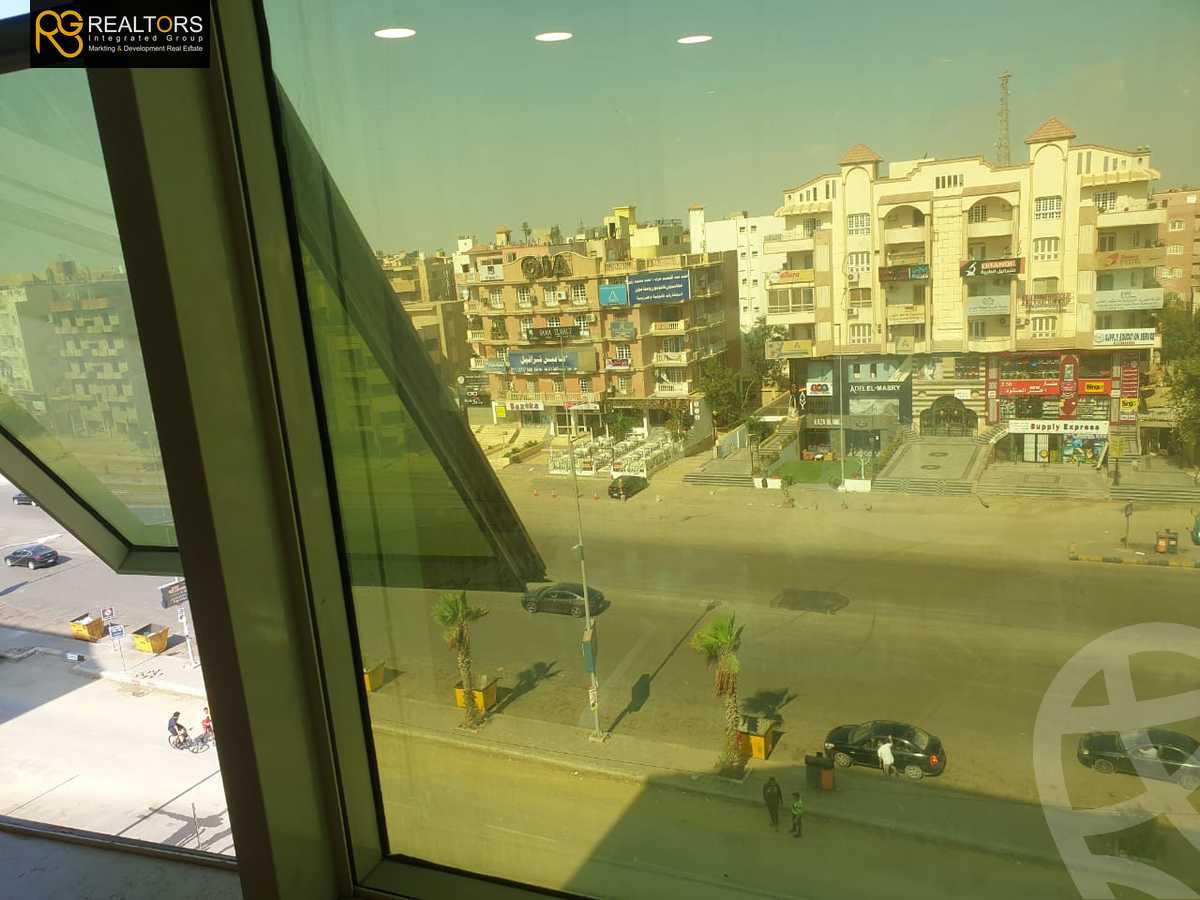 https://aqarmap.com.eg/ar/listing/4213851-for-sale-cairo-6th-of-october-el-ahyaa-neighborhood-4th-school-st