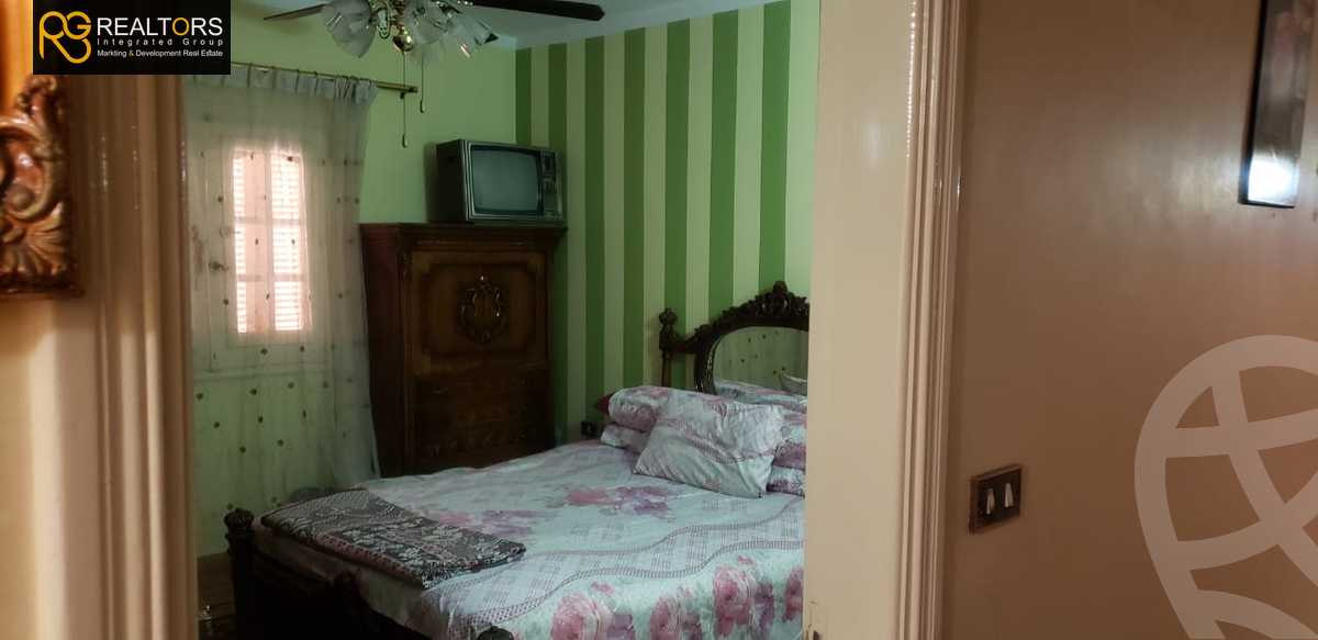 https://aqarmap.com.eg/ar/listing/4215612-for-sale-cairo-6th-of-october-el-ahyaa-neighborhood-4th-school-st