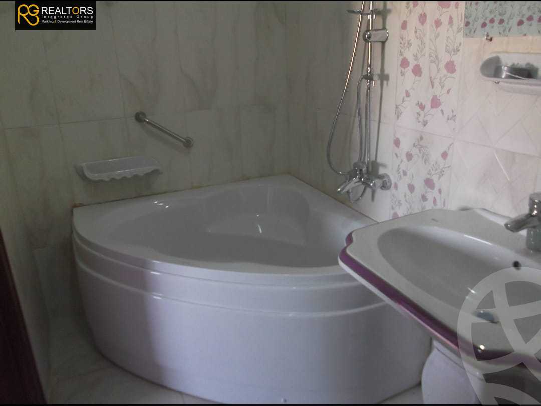 https://aqarmap.com.eg/ar/listing/4231178-for-sale-cairo-el-sheikh-zayed-city-el-hay-elsabeaa-lhy-lsb