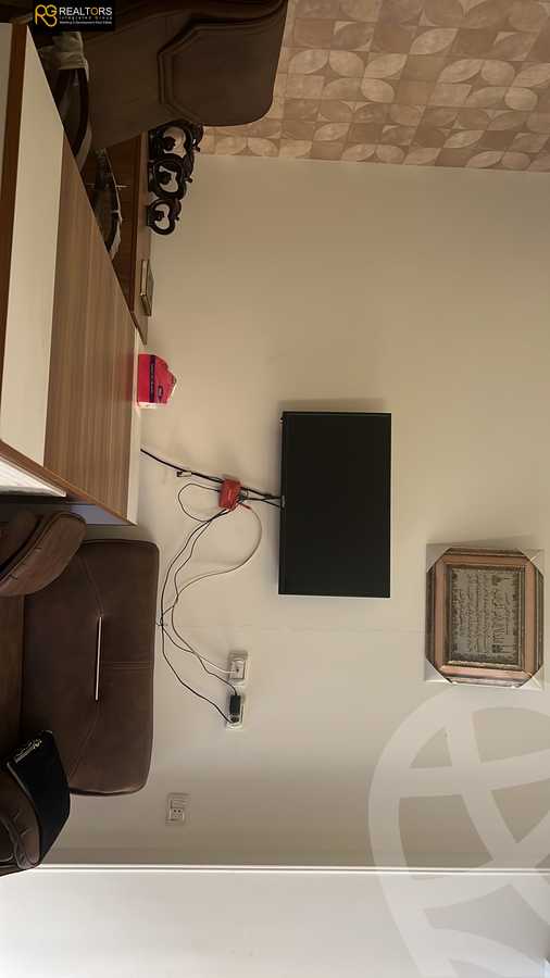 https://aqarmap.com.eg/ar/listing/4231309-for-sale-cairo-el-sheikh-zayed-city-el-hay-elasher-street-100