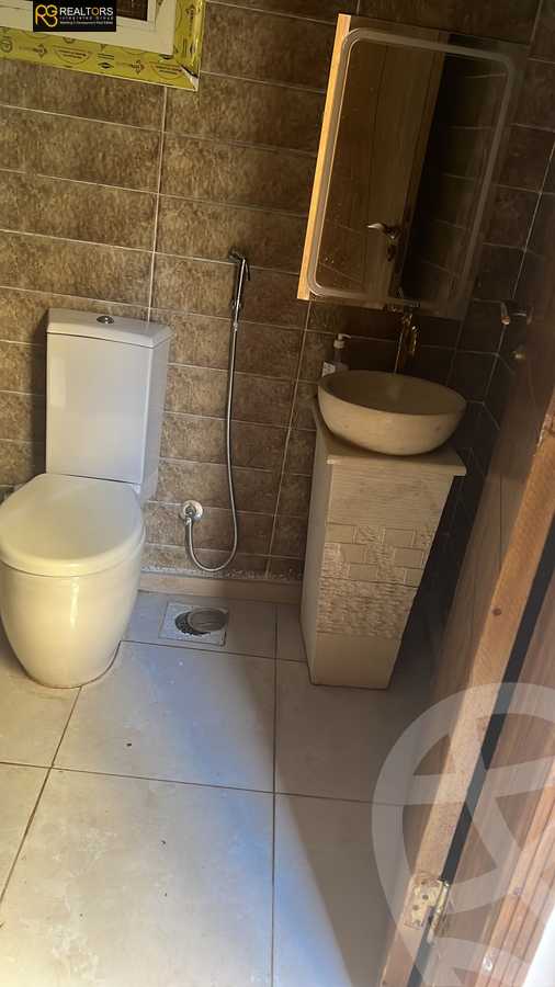 https://aqarmap.com.eg/ar/listing/4231309-for-sale-cairo-el-sheikh-zayed-city-el-hay-elasher-street-100