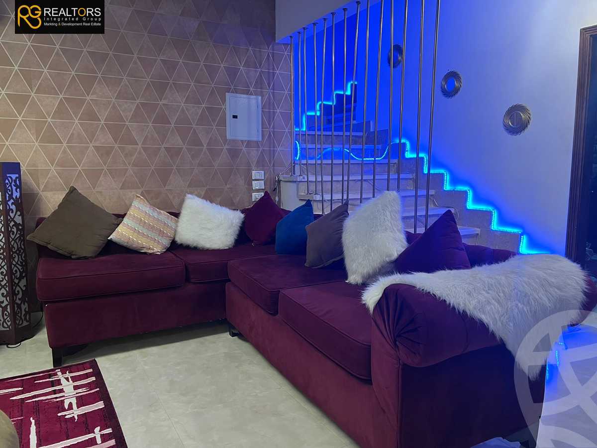 https://aqarmap.com.eg/ar/listing/4231309-for-sale-cairo-el-sheikh-zayed-city-el-hay-elasher-street-100