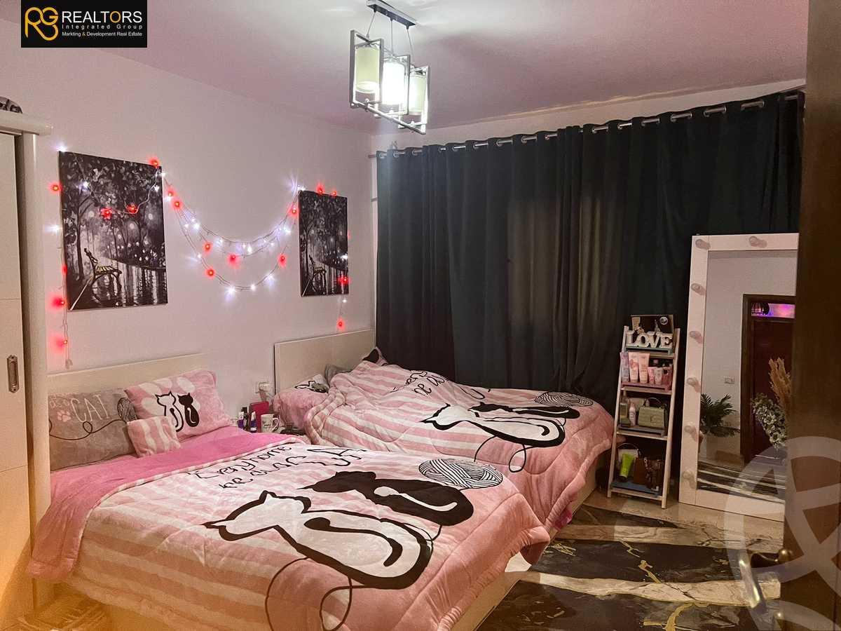 https://aqarmap.com.eg/ar/listing/4231309-for-sale-cairo-el-sheikh-zayed-city-el-hay-elasher-street-100