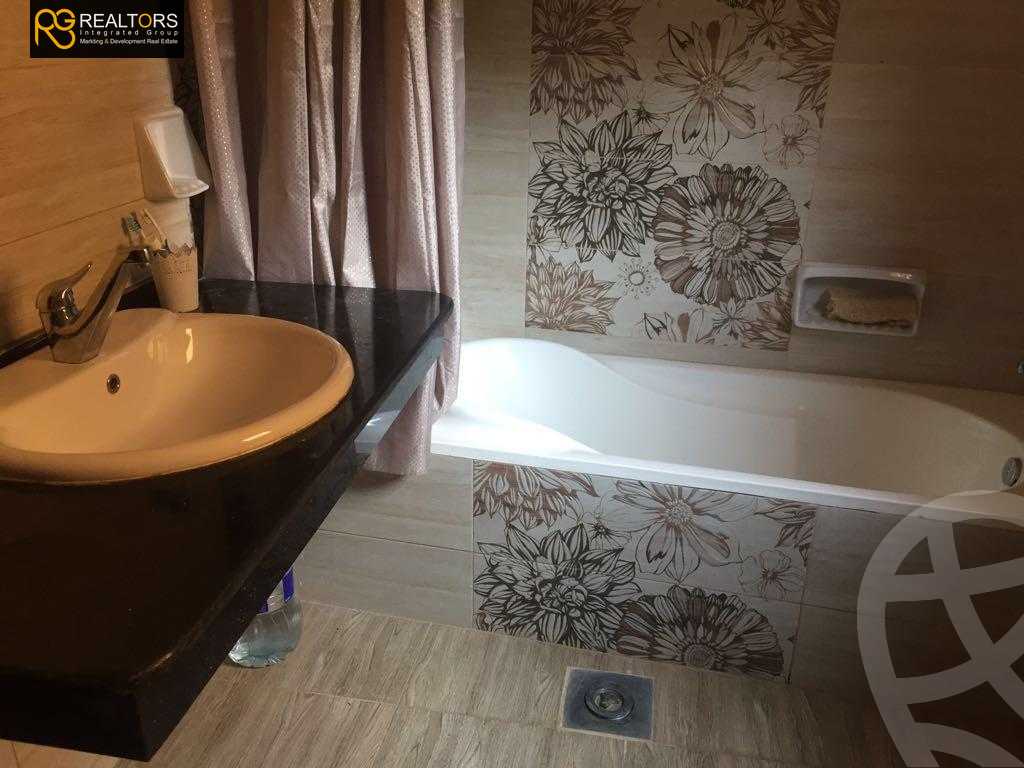 https://aqarmap.com.eg/en/listing/4231650-for-sale-cairo-el-sheikh-zayed-city-el-hay-el-hady-ashaer-area-1-street-10