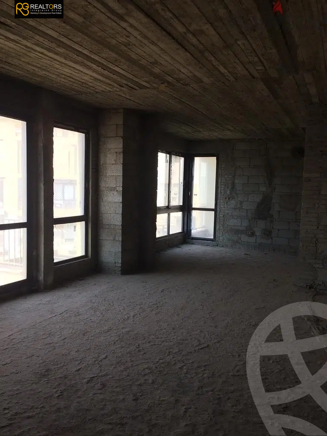 https://aqarmap.com.eg/en/listing/4239736-for-sale-cairo-el-sheikh-zayed-city-compounds-kmbwnd-wyst-twn-swdyk
