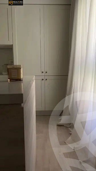 https://aqarmap.com.eg/ar/listing/4258836-for-sale-cairo-el-sheikh-zayed-city-compounds-in-sheikh-zayed-beverly-hills