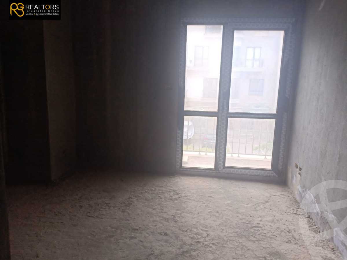 https://aqarmap.com.eg/ar/listing/4259269-for-sale-cairo-el-sheikh-zayed-city-compounds-in-sheikh-zayed-the-courtyard