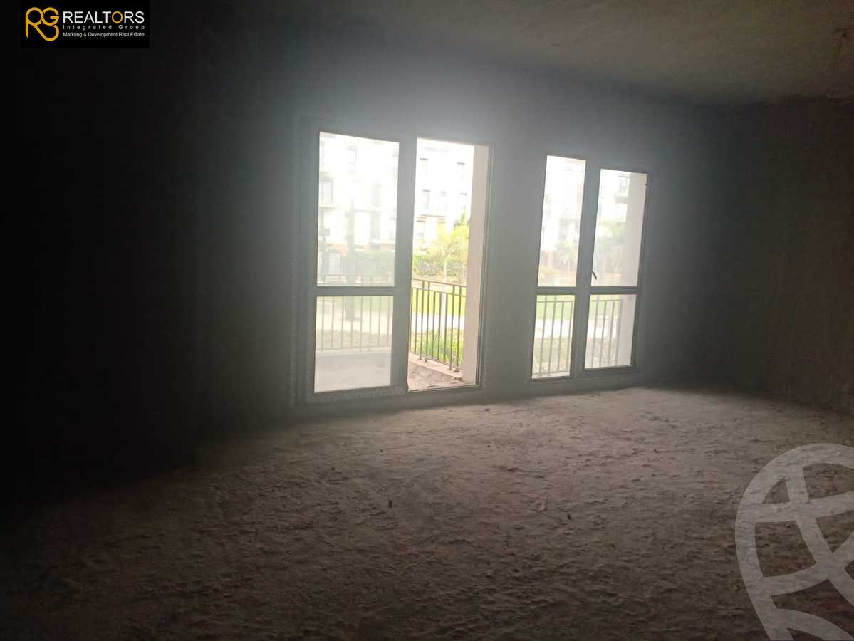 https://aqarmap.com.eg/ar/listing/4259269-for-sale-cairo-el-sheikh-zayed-city-compounds-in-sheikh-zayed-the-courtyard