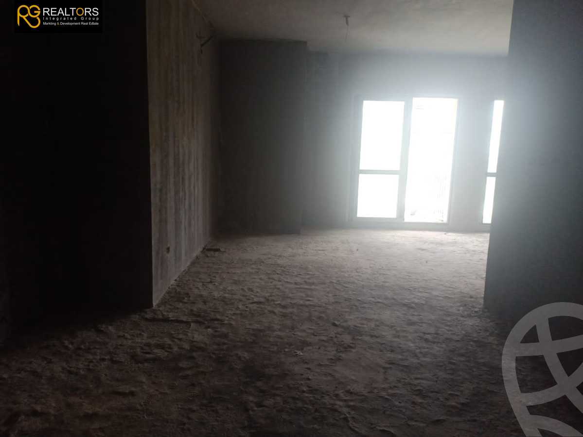 https://aqarmap.com.eg/ar/listing/4259269-for-sale-cairo-el-sheikh-zayed-city-compounds-in-sheikh-zayed-the-courtyard