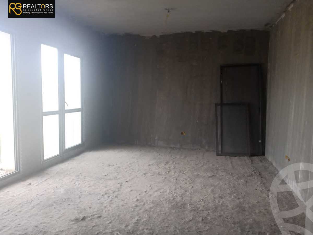 https://aqarmap.com.eg/ar/listing/4259269-for-sale-cairo-el-sheikh-zayed-city-compounds-in-sheikh-zayed-the-courtyard