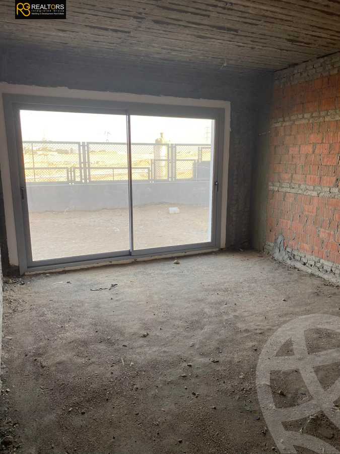 https://aqarmap.com.eg/en/listing/4260554-for-sale-cairo-alex-cairo-desert-road-kmbwnd-fy-tryq-skndry-lshrwy-joulz-compound-inertia