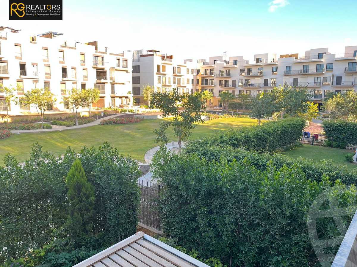 https://aqarmap.com.eg/ar/listing/4261394-for-sale-cairo-el-sheikh-zayed-city-compounds-in-sheikh-zayed-the-courtyard