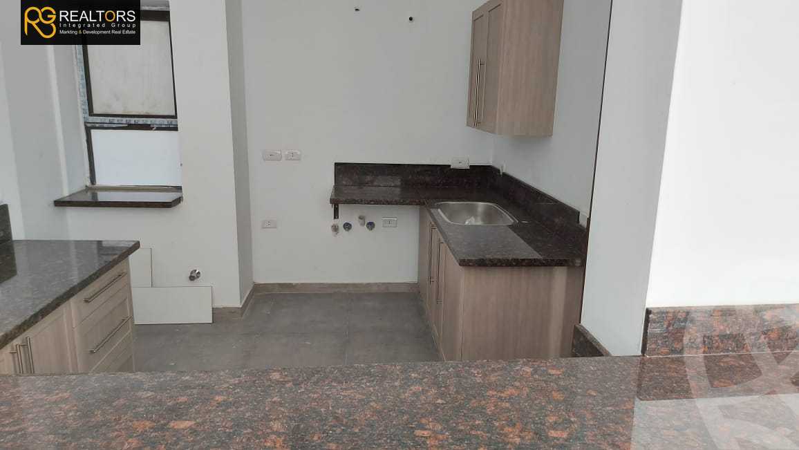 https://aqarmap.com.eg/ar/listing/4261394-for-sale-cairo-el-sheikh-zayed-city-compounds-in-sheikh-zayed-the-courtyard