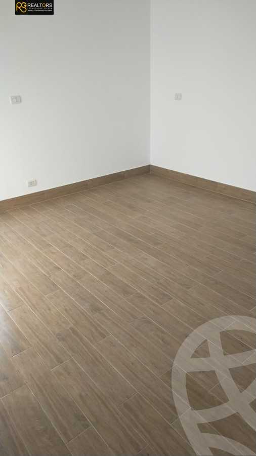 https://aqarmap.com.eg/ar/listing/4261394-for-sale-cairo-el-sheikh-zayed-city-compounds-in-sheikh-zayed-the-courtyard