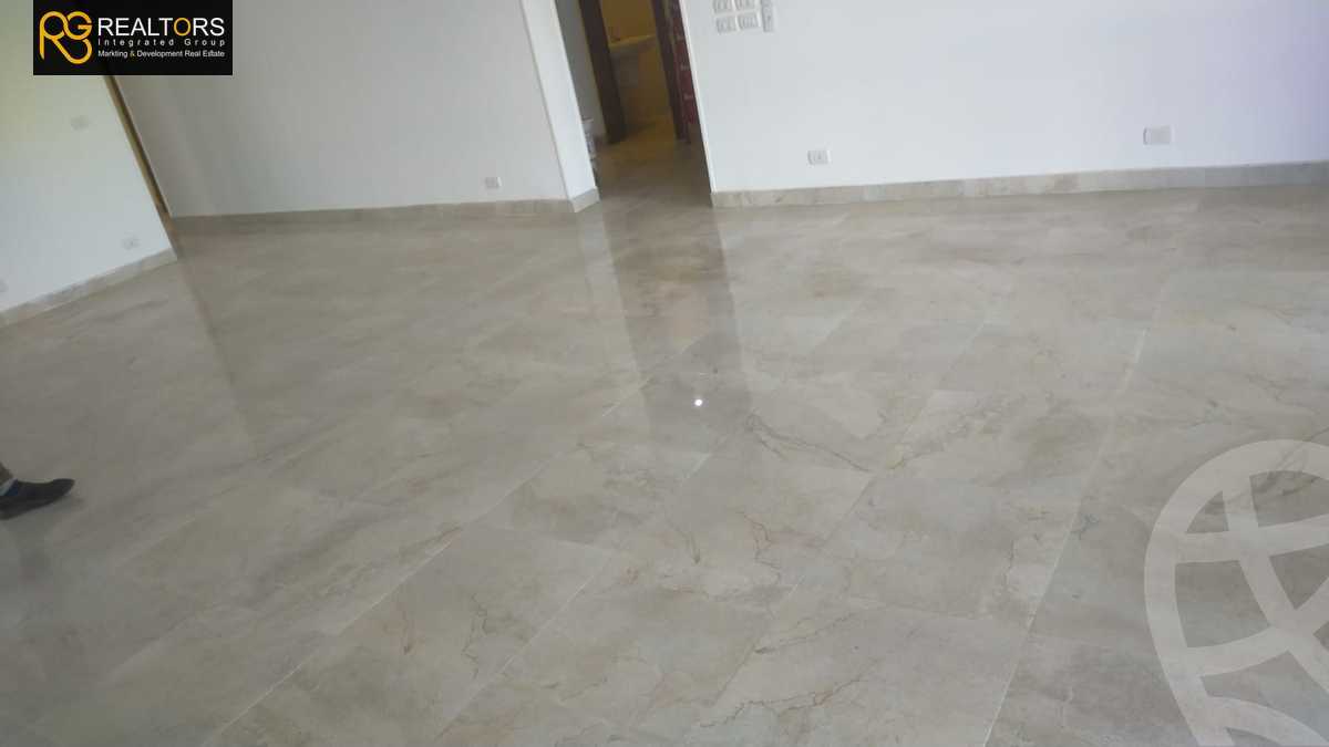 https://aqarmap.com.eg/ar/listing/4261394-for-sale-cairo-el-sheikh-zayed-city-compounds-in-sheikh-zayed-the-courtyard