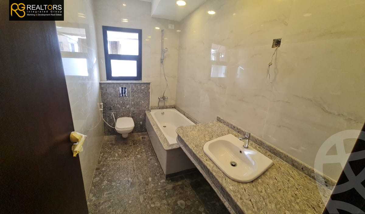 https://aqarmap.com.eg/ar/listing/4261394-for-sale-cairo-el-sheikh-zayed-city-compounds-in-sheikh-zayed-the-courtyard