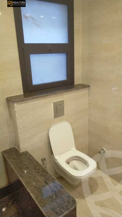 https://aqarmap.com.eg/ar/listing/4261394-for-sale-cairo-el-sheikh-zayed-city-compounds-in-sheikh-zayed-the-courtyard