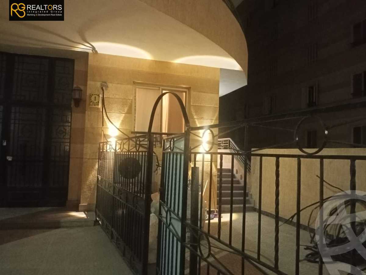 https://aqarmap.com.eg/en/listing/4277465-for-sale-cairo-6th-of-october-compound-green-5