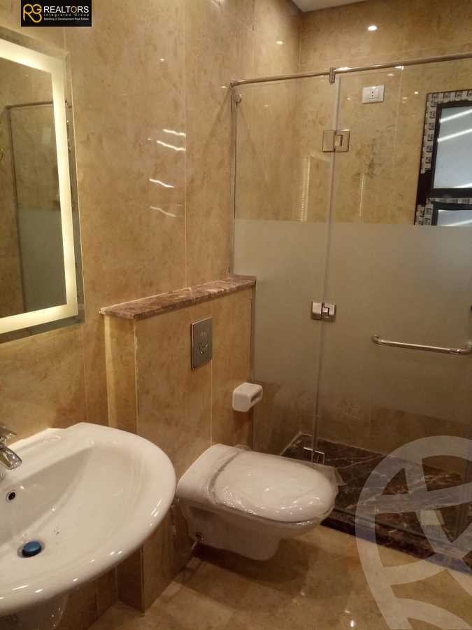 https://aqarmap.com.eg/en/listing/4307915-for-sale-cairo-el-sheikh-zayed-city-compounds-kmbwnd-wyst-twn-swdyk