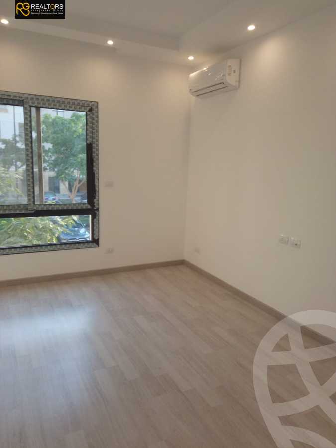 https://aqarmap.com.eg/ar/listing/4323534-for-sale-cairo-el-sheikh-zayed-city-compounds-in-sheikh-zayed-beverly-hills