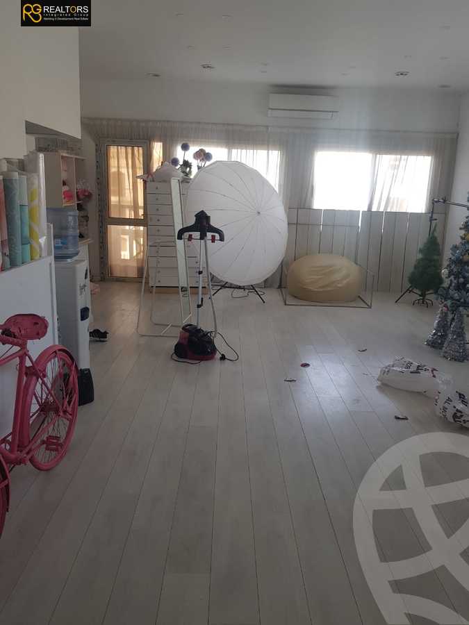 https://aqarmap.com.eg/ar/listing/4325401-for-sale-cairo-el-sheikh-zayed-city-compounds-in-sheikh-zayed-beverly-hills