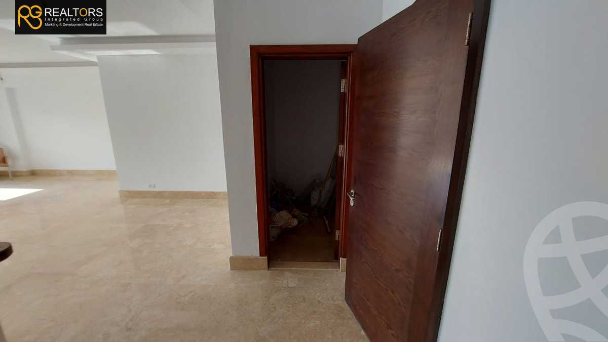 https://aqarmap.com.eg/ar/listing/4325678-for-sale-cairo-el-sheikh-zayed-city-compounds-in-sheikh-zayed-the-courtyard