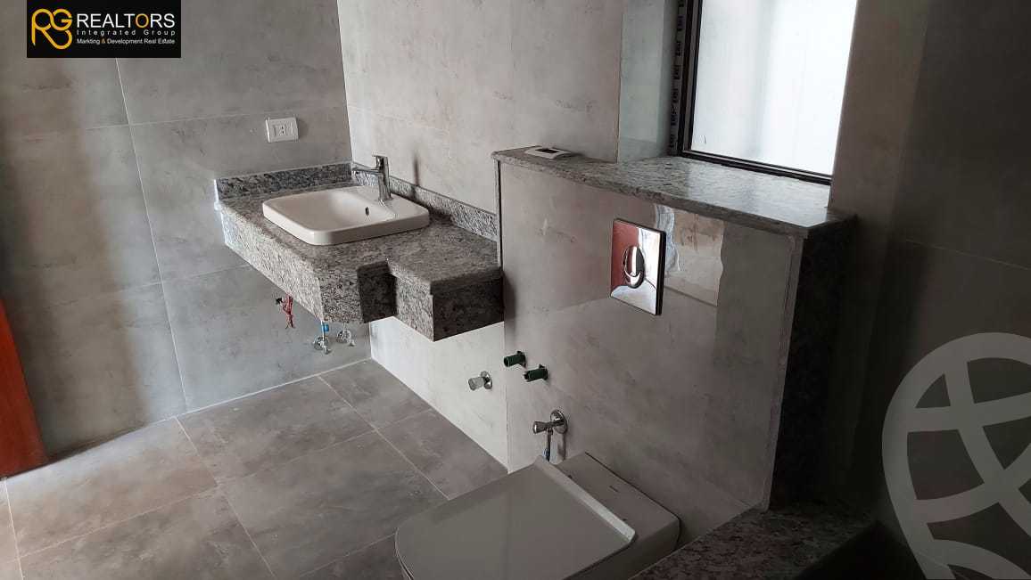 https://aqarmap.com.eg/ar/listing/4325678-for-sale-cairo-el-sheikh-zayed-city-compounds-in-sheikh-zayed-the-courtyard