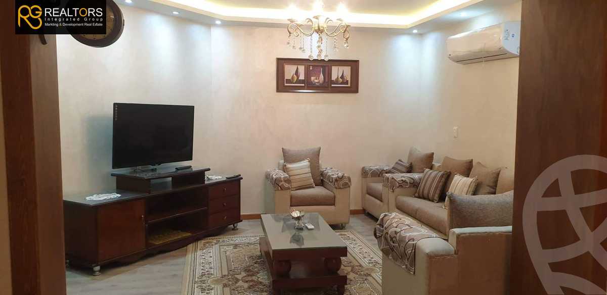 https://aqarmap.com.eg/ar/listing/4326569-for-sale-cairo-6th-of-october-hadaeq-october-kmbwnd-fy-hdyq-ktwbr-ashgar-city