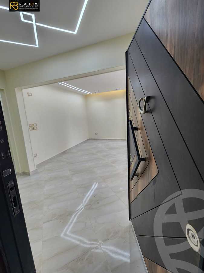 https://aqarmap.com.eg/en/listing/4326571-for-sale-cairo-el-sheikh-zayed-city-compounds-in-sheikh-zayed-el-khamayel