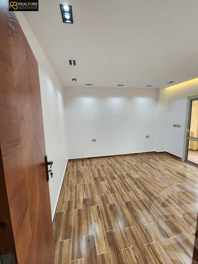 https://aqarmap.com.eg/en/listing/4326571-for-sale-cairo-el-sheikh-zayed-city-compounds-in-sheikh-zayed-el-khamayel