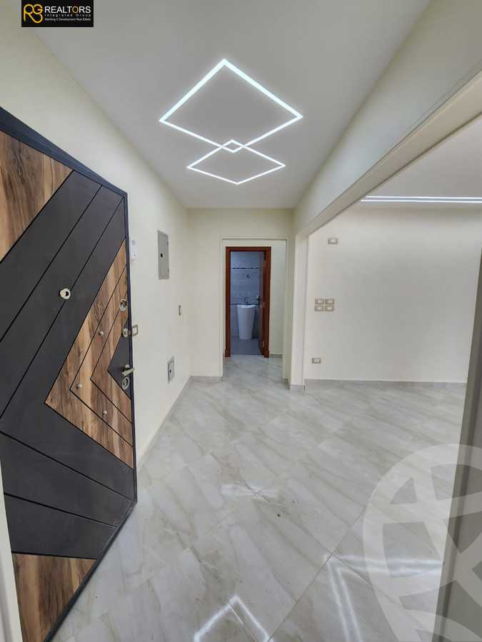 https://aqarmap.com.eg/en/listing/4326571-for-sale-cairo-el-sheikh-zayed-city-compounds-in-sheikh-zayed-el-khamayel