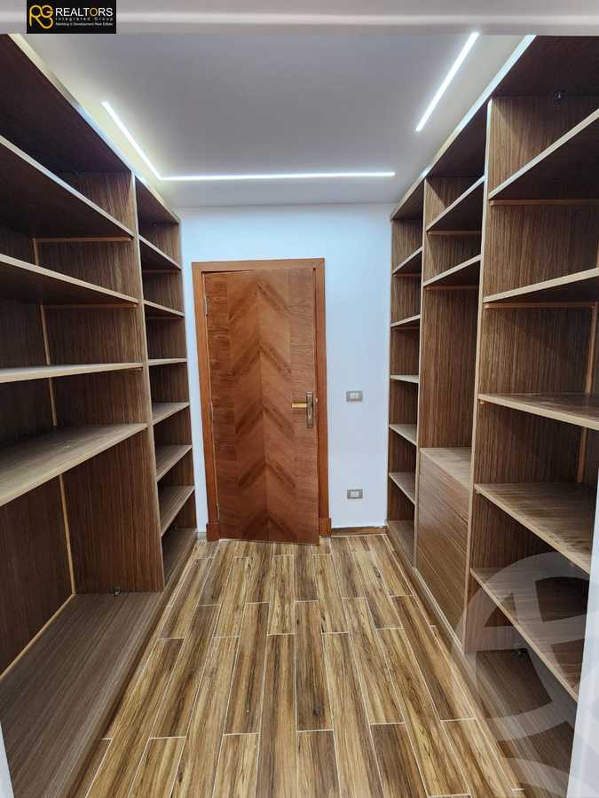 https://aqarmap.com.eg/en/listing/4326571-for-sale-cairo-el-sheikh-zayed-city-compounds-in-sheikh-zayed-el-khamayel