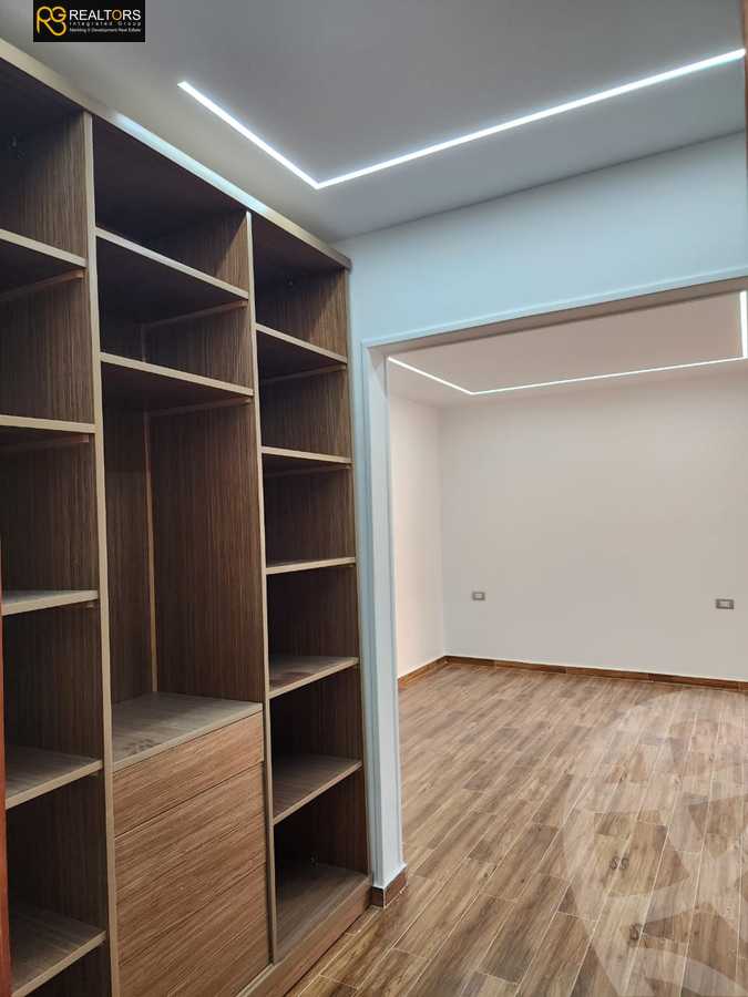 https://aqarmap.com.eg/en/listing/4326571-for-sale-cairo-el-sheikh-zayed-city-compounds-in-sheikh-zayed-el-khamayel