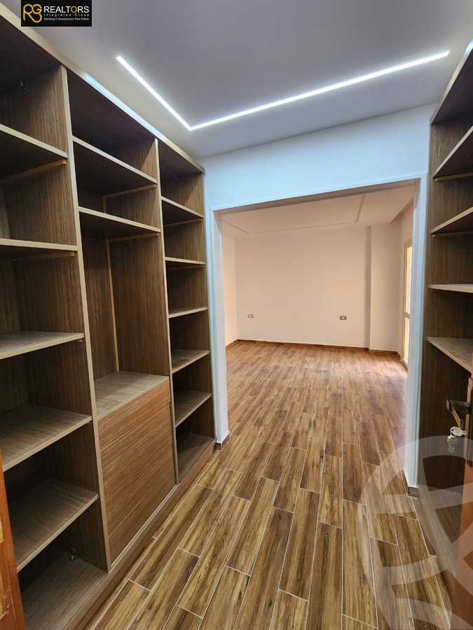 https://aqarmap.com.eg/en/listing/4326571-for-sale-cairo-el-sheikh-zayed-city-compounds-in-sheikh-zayed-el-khamayel
