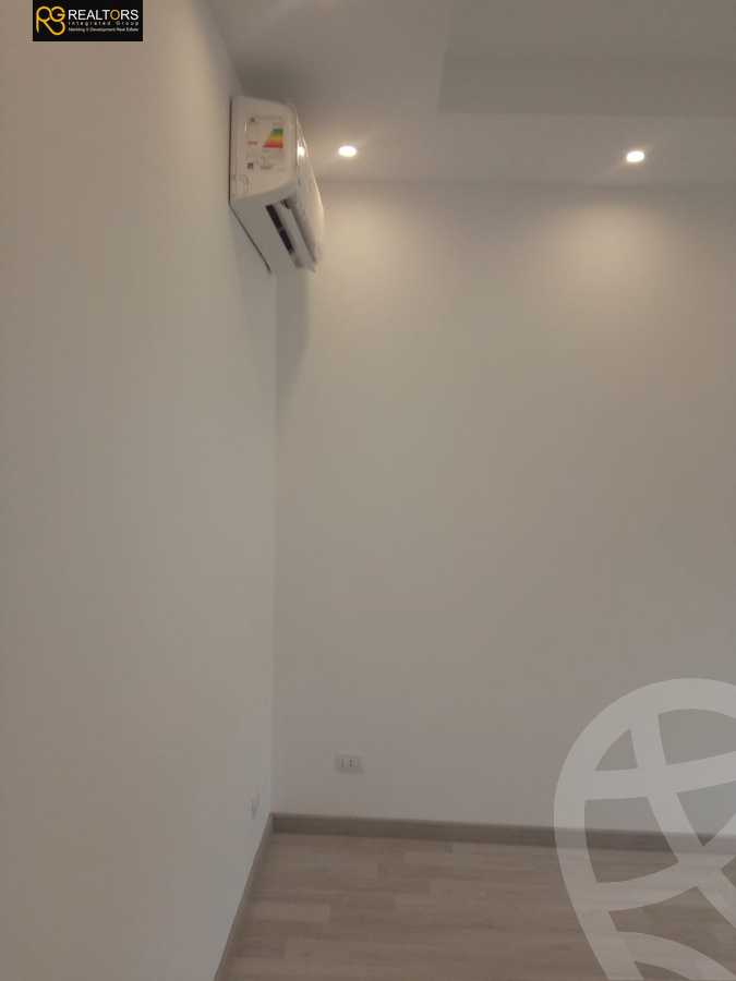https://aqarmap.com.eg/ar/listing/4378988-for-sale-cairo-el-sheikh-zayed-city-compounds-in-sheikh-zayed-beverly-hills
