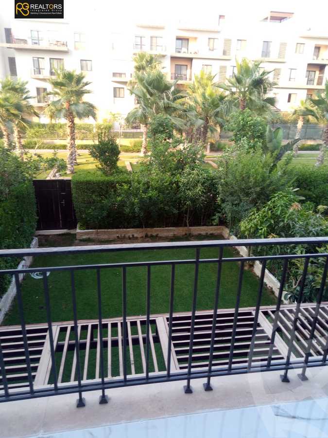 https://aqarmap.com.eg/ar/listing/4378988-for-sale-cairo-el-sheikh-zayed-city-compounds-in-sheikh-zayed-beverly-hills