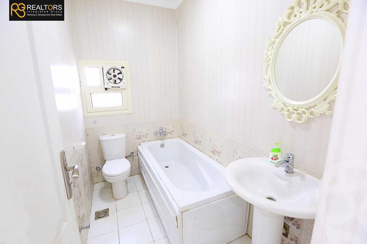 https://aqarmap.com.eg/ar/listing/4379351-for-sale-cairo-el-sheikh-zayed-city-compounds-in-sheikh-zayed-beverly-hills