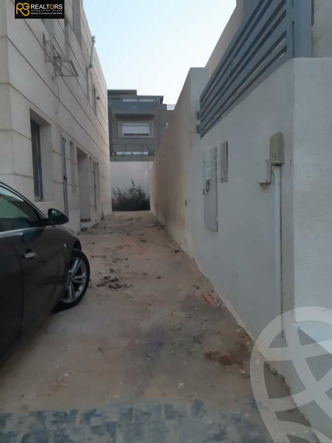 https://aqarmap.com.eg/en/listing/4380456-for-sale-cairo-6th-of-october-compounds-cleopatra-square