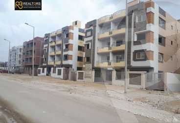 https://aqarmap.com.eg/ar/listing/4380633-for-sale-cairo-6th-of-october-compounds-knry
