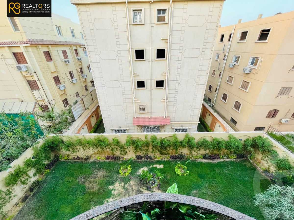 https://aqarmap.com.eg/en/listing/4438533-for-sale-cairo-el-sheikh-zayed-city-el-hay-el-thaleth-ashaer-area-4