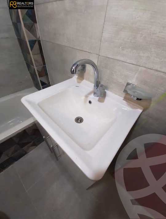 https://aqarmap.com.eg/ar/listing/4525902-for-sale-cairo-6th-of-october-hadaeq-october-kmbwnd-fy-hdyq-ktwbr-degla-gardens