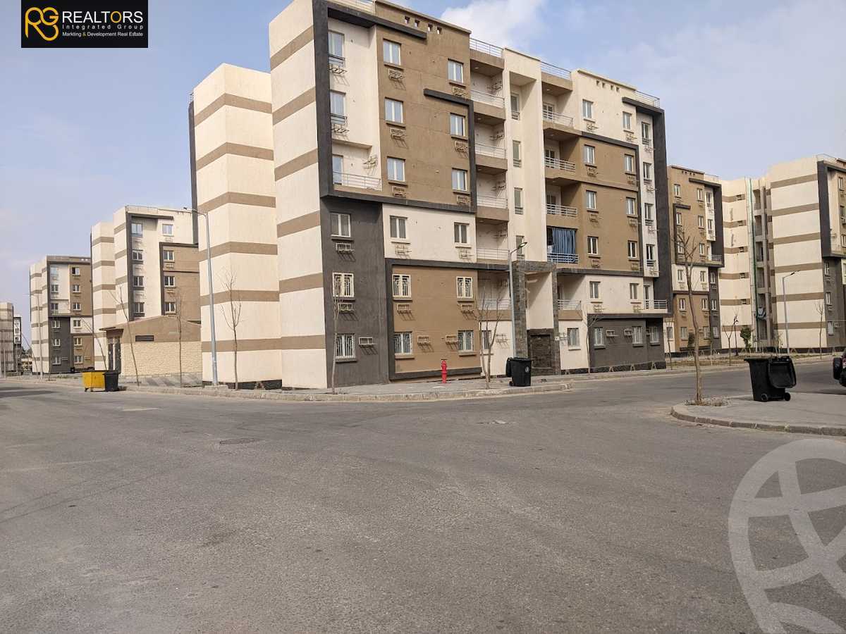 https://aqarmap.com.eg/en/listing/4844353-for-sale-cairo-6th-of-october-hadaeq-october-skn-msr