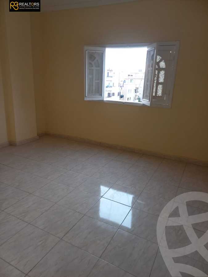 https://aqarmap.com.eg/ar/listing/4881199-for-sale-cairo-el-sheikh-zayed-city-el-hay-el-hady-ashaer-area-1-street-10