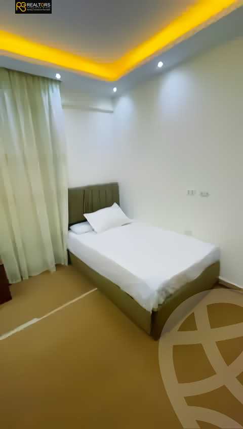 https://aqarmap.com.eg/ar/listing/5196025-for-sale-cairo-el-sheikh-zayed-city-compounds-zayed-heights-compound